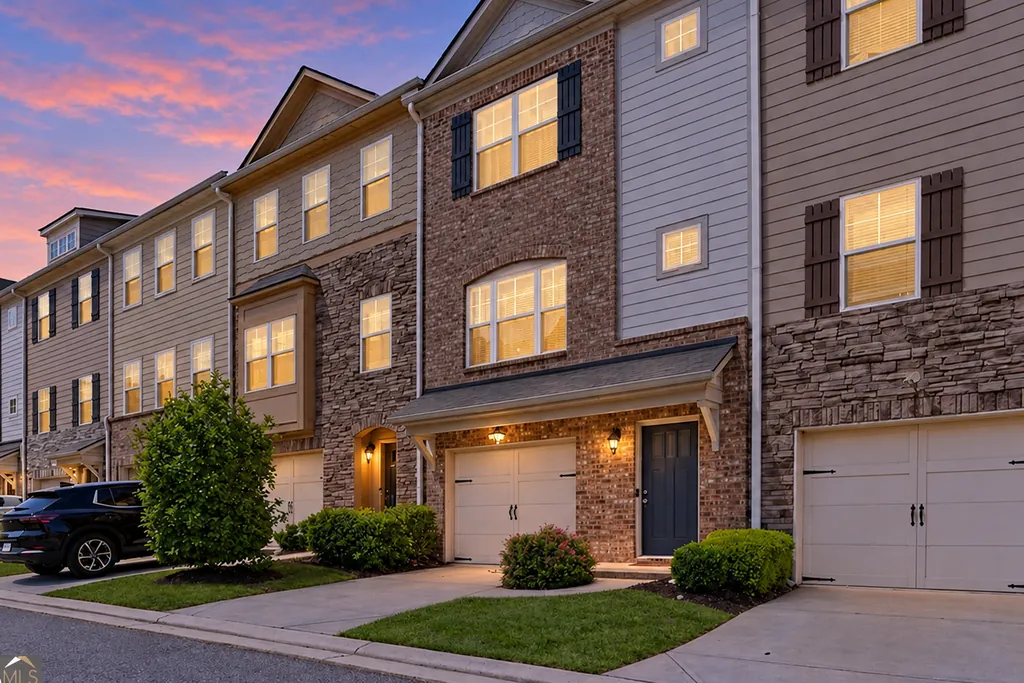Townhomes at 899 Society Circle SW, Cascades, Atlanta, at twilight